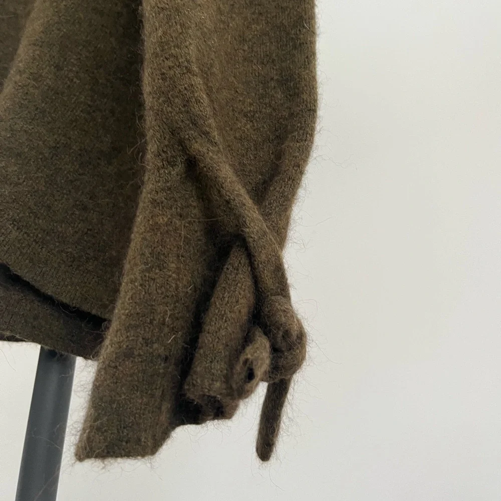 Aritzia the group babaton sweater - Picture 4 of 6
